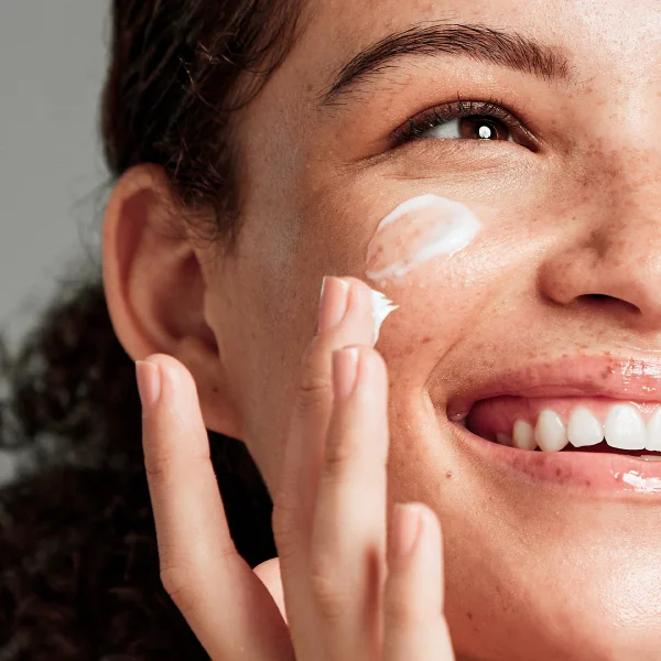 DERMINA SENSI-BLANC CRÈME HYDRATANTE ÉCLAIRCISSANTE 40ML – Image 2